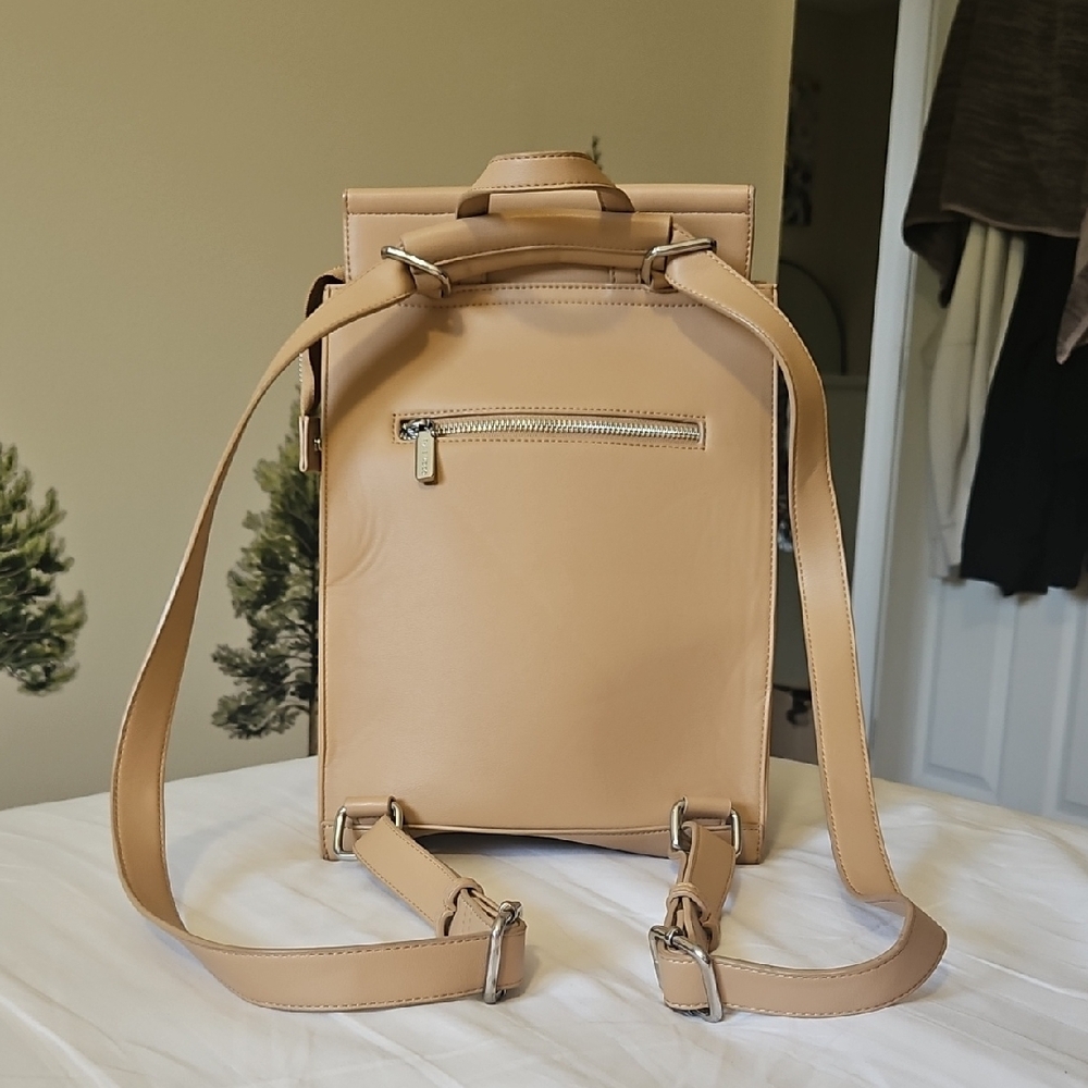 Chic Beige Women's Backpack - Picture 2 of 8